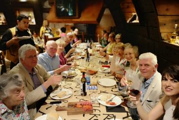 Enjoying dinner in a traditional Asturian restaurant | The Real Spain Enjoying dinner in a traditional Asturian restaurant | The Real Spain