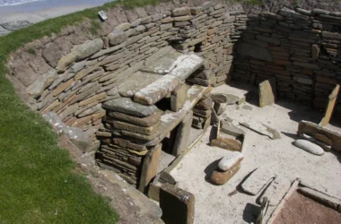 A 5000 year-old house at Skara Brae, complete with stone furniture. There are some 12 excavated houses in this Neolithic village A 5000 year-old house at Skara Brae, complete with stone furniture. There are some 12 excavated houses in this Neolithic village
